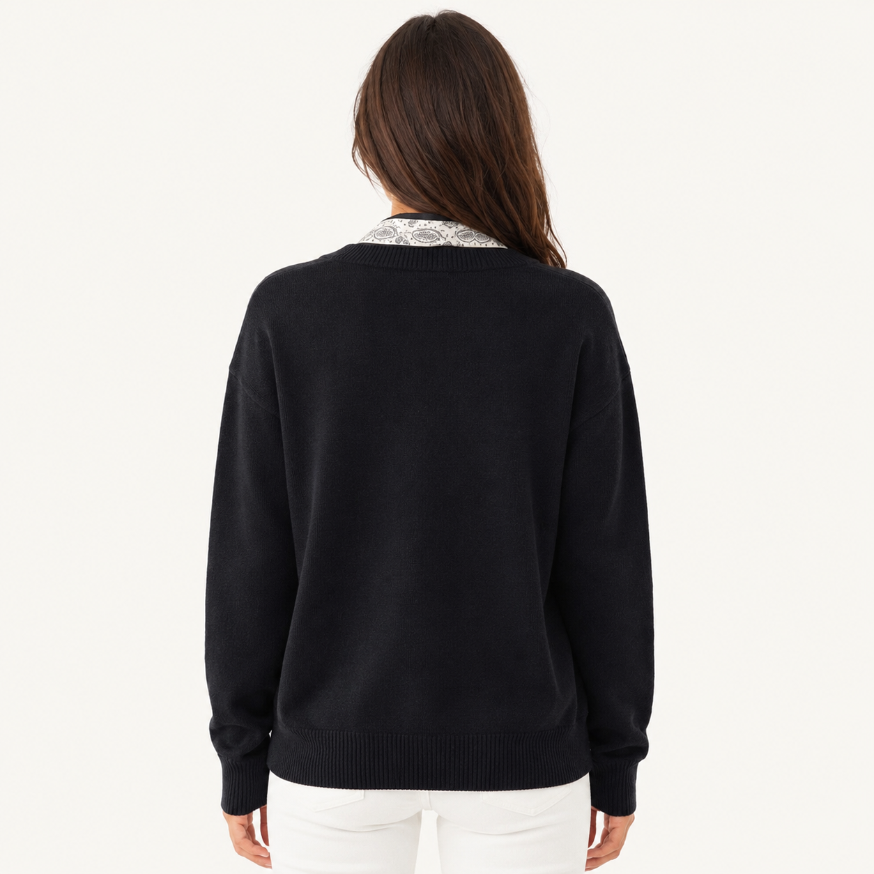 Sweater con Pañuelo Negro