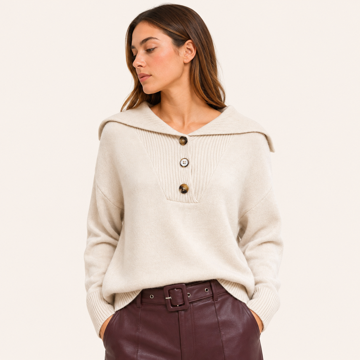 Sweater Botones Cuello V Beige