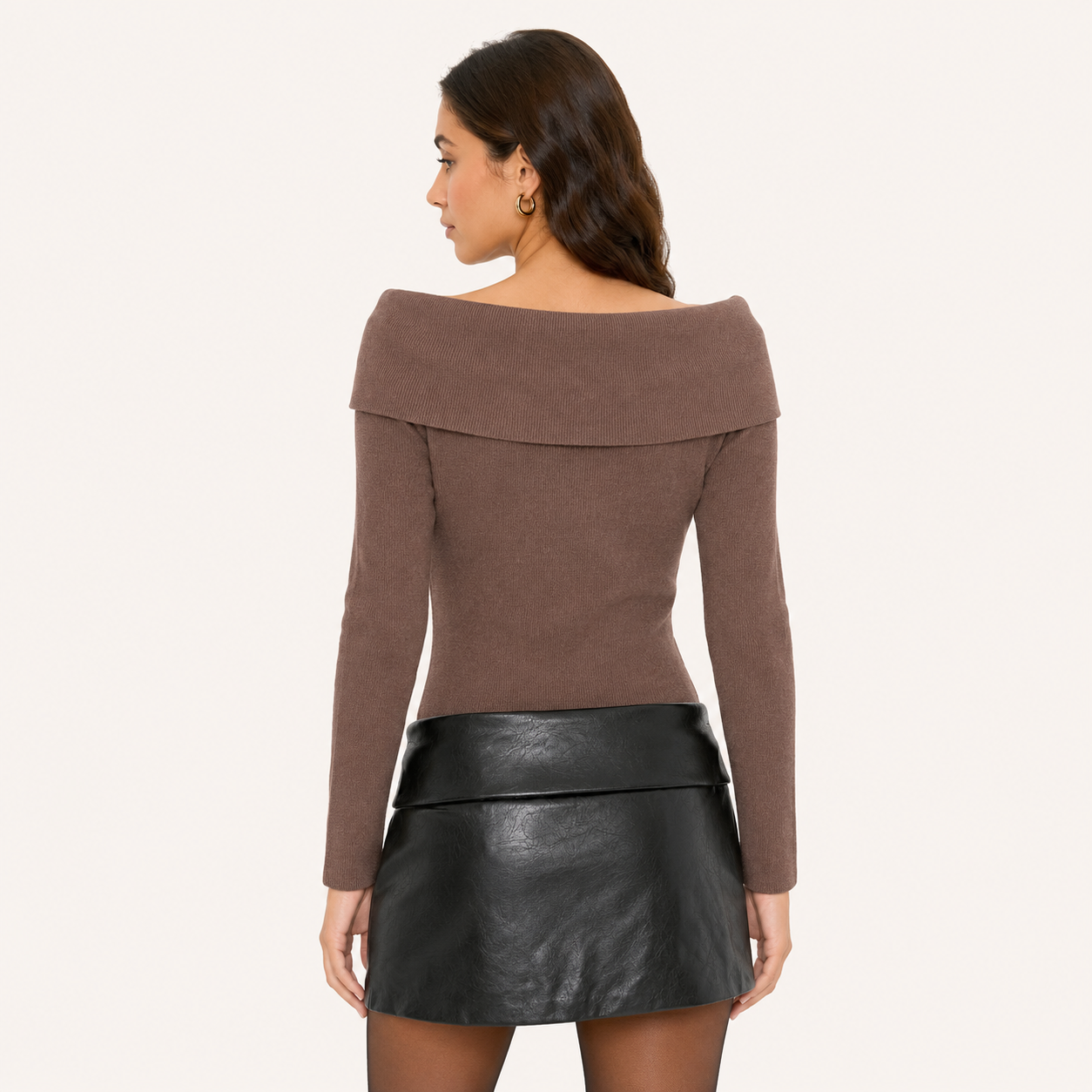 Sweater Cuello Marrón Bardot con Rosa