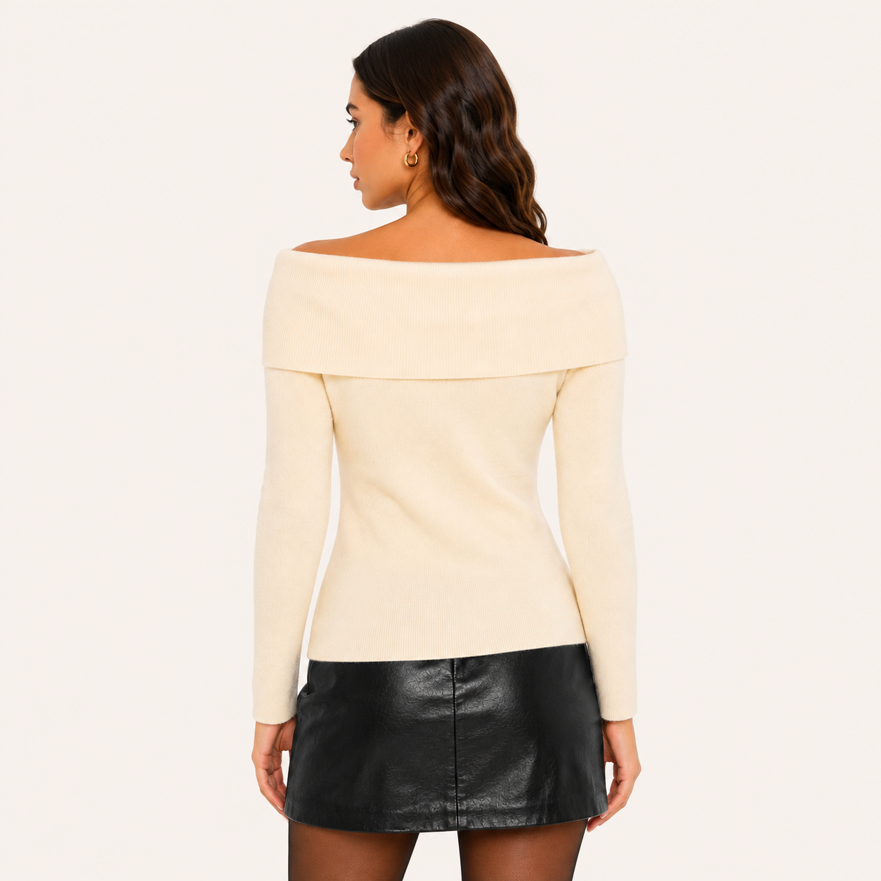 Sweater Beige Cuello Bardot con Rosa